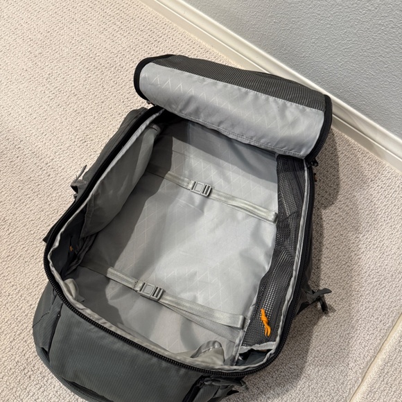 Lowepro HighLine BP 400 AW Backpack in Gray (36L) - Picture 13 of 15